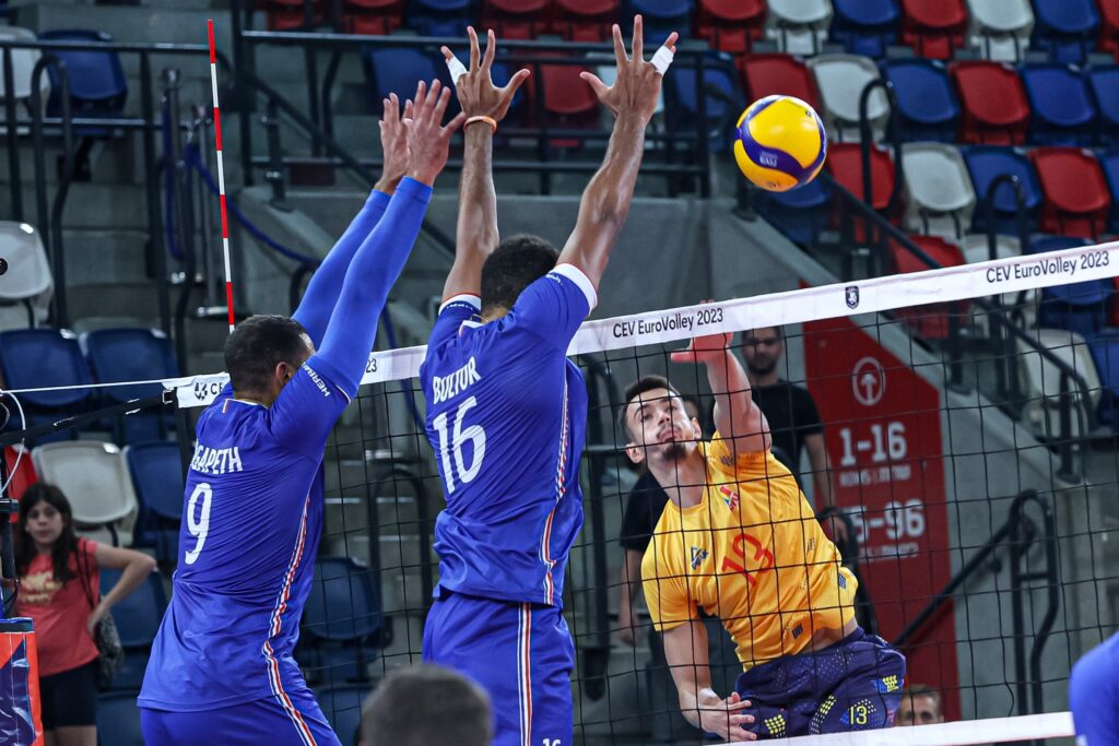 Volei (m) / Tricolorii au cedat la mare luptă duelul cu Croația