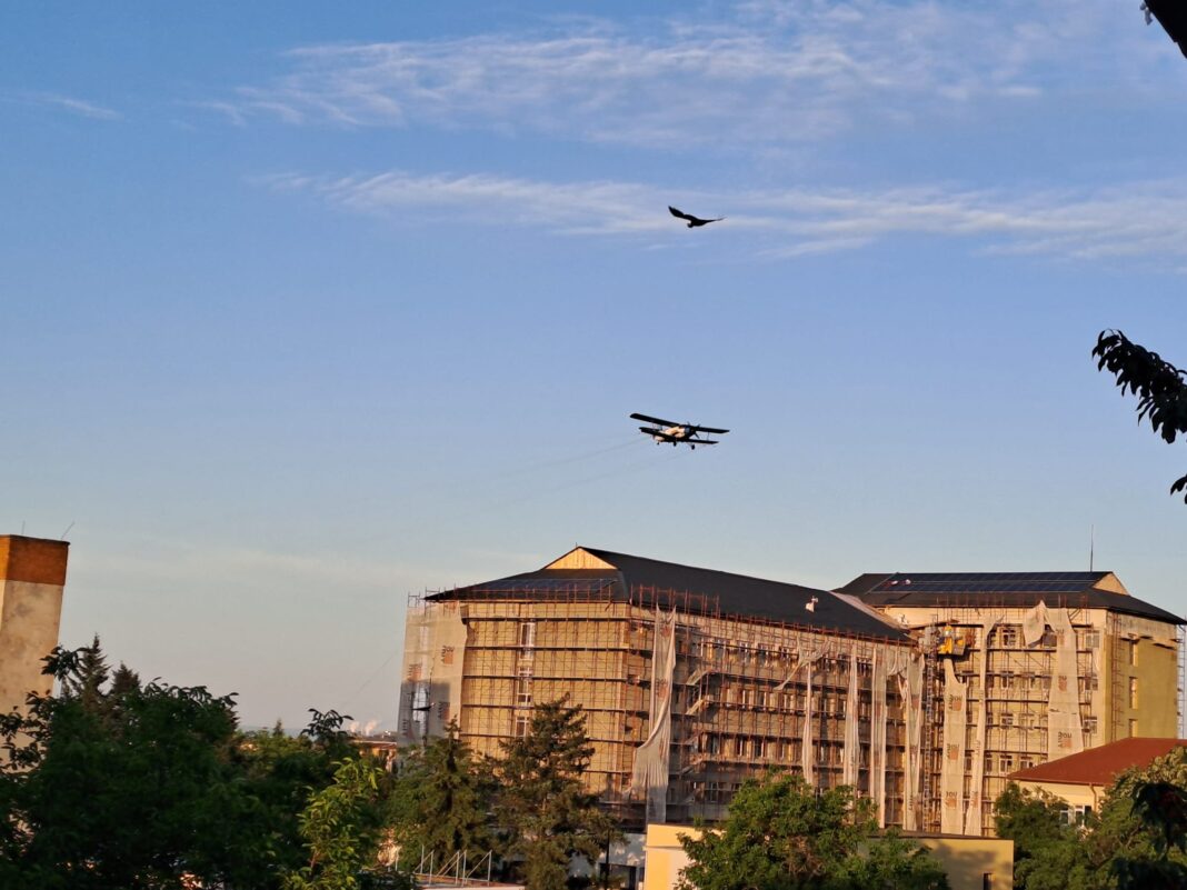 Dezinsecție aeriană la Târgu Jiu