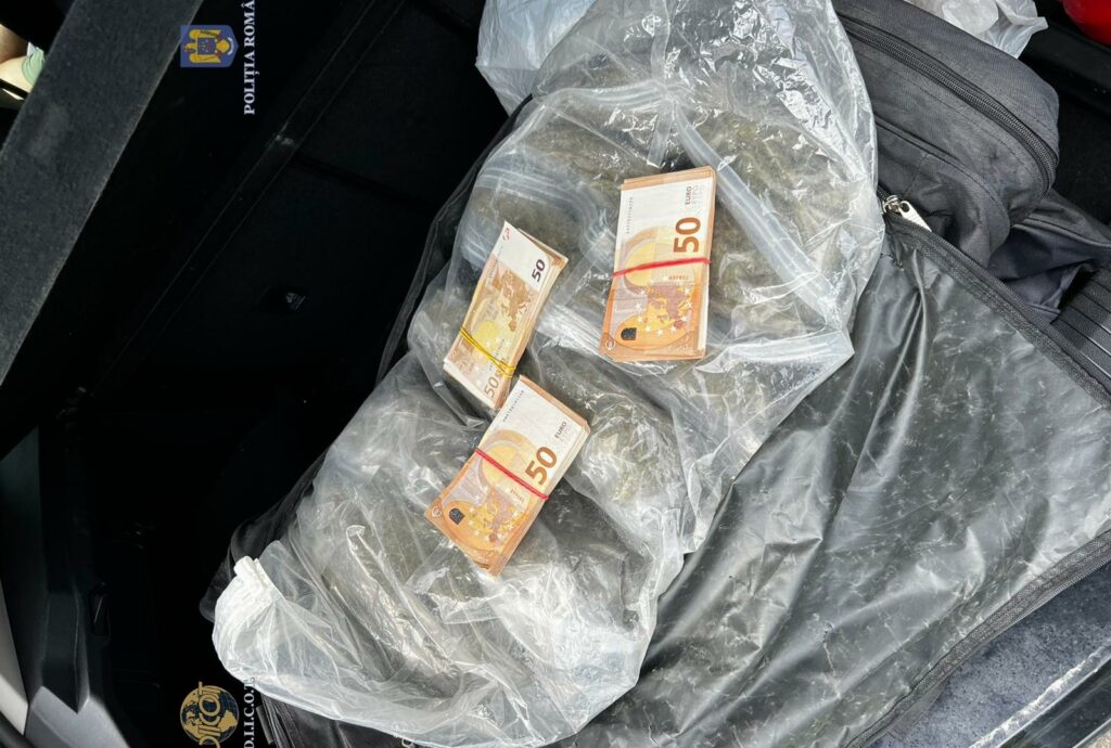 Patru ani de închisoare pentru şapte kilograme de canabis
