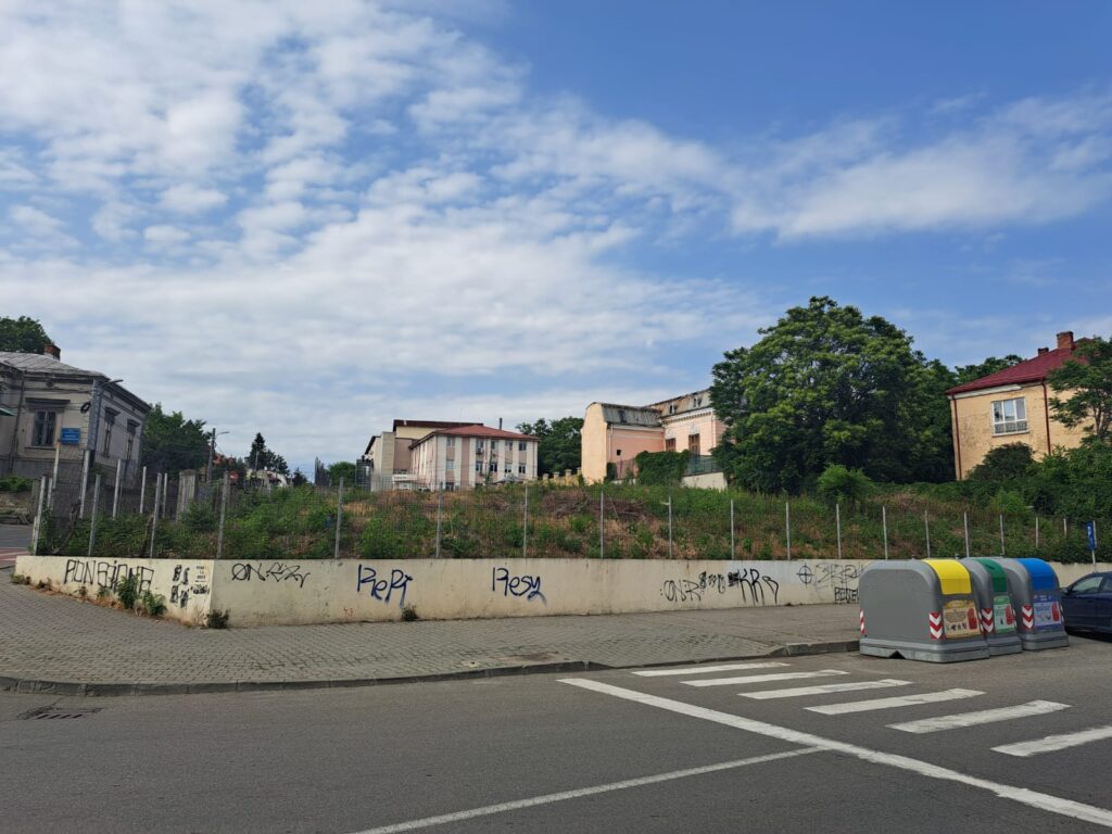 Un om de afaceri din Craiova construieşte primul zgârie nori din oraş