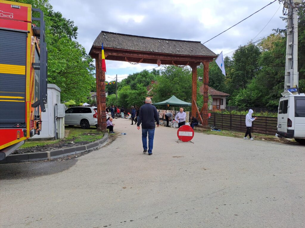 Novaci: A început Festivalul „Urcatul oilor la munte”