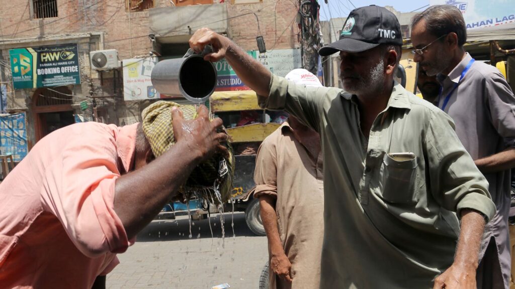 Temperaturile din Pakistan depășesc 52 de grade Celsius