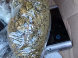 O parte din marijuana găsită în colet