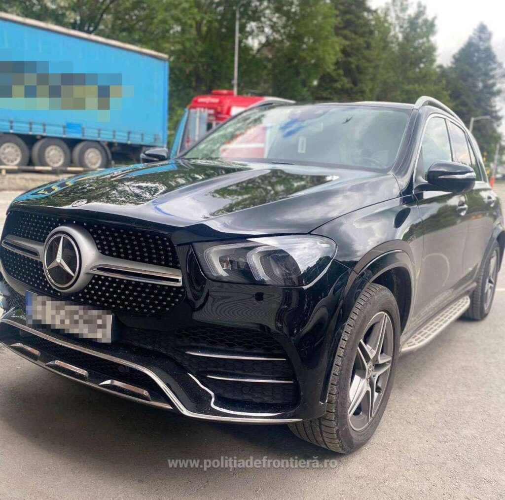 Mercedes căutat de poliţia din Italia, confiscat la vamă