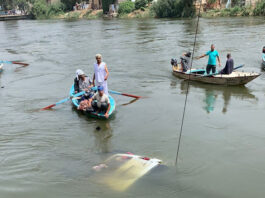 Zece morţi după ce un microbuz a căzut de pe un feribot în Nil, în Egipt