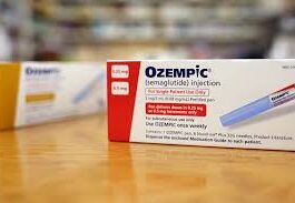 Angajaţii unei clinici private şi ai unei farmacii, acuzaţi că falsificau reţete prin care luau gratuit Ozempic şi îl vindeau pe piaţa neagră