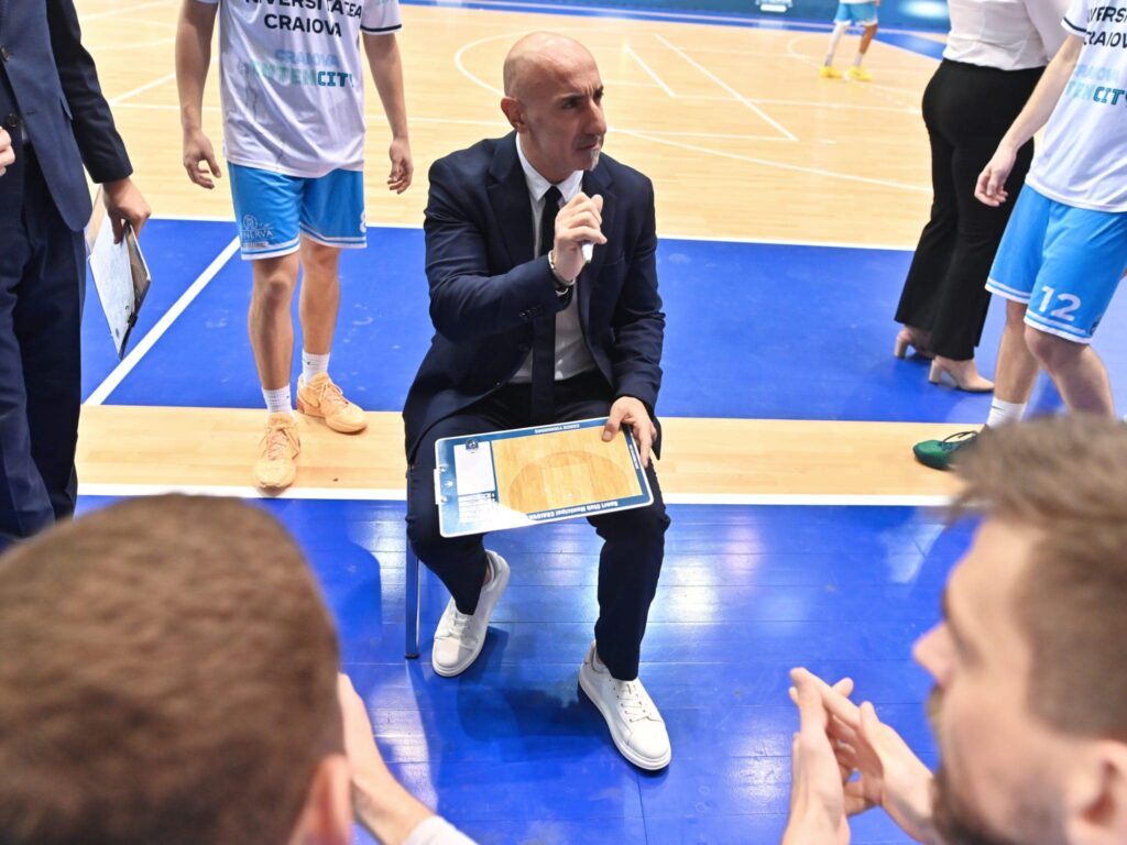 SCMU Craiova şi Yiannaras şi-au strâns mâna! Tehnicianul nu poate continua în Bănie