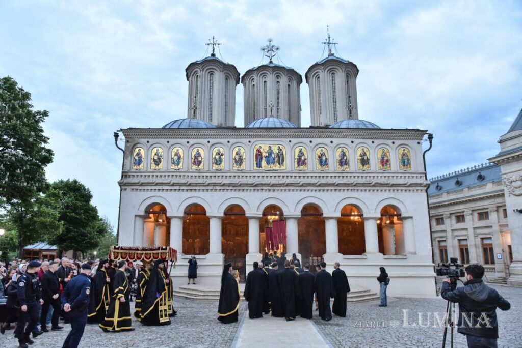 Sfânta Lumină va fi adusă de la Ierusalim