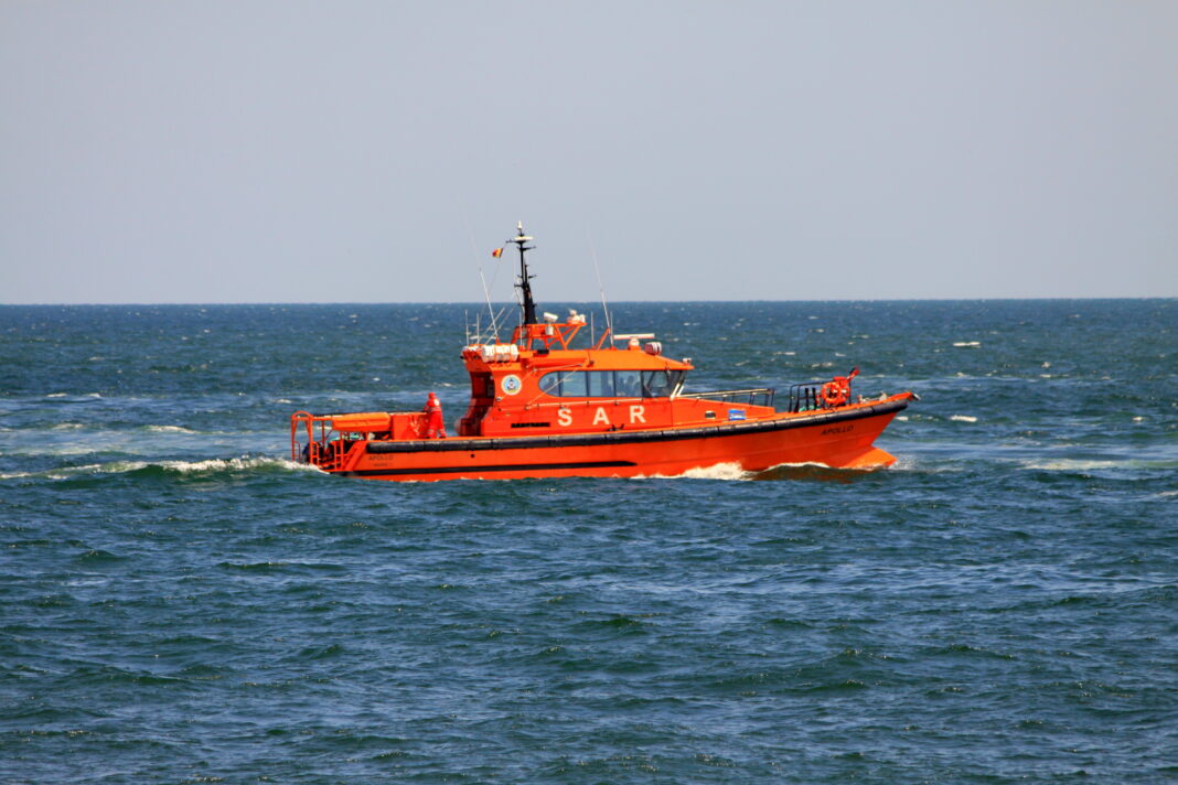Trei marinari, dați dispăruți după scufundarea unui vapor în Marea Neagră