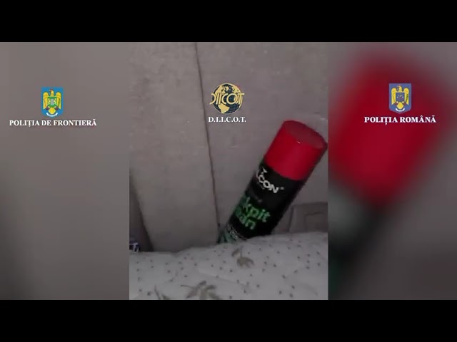 (VIDEO) Aproximativ 40 de kilograme de metamfetamină, descoperite de poliţisti şi procurori la PTF Calafat 