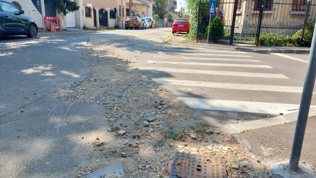 Străzile din Craiova, ciuruite din ce în ce mai mult. Firmele şi regiile uită să le refacă