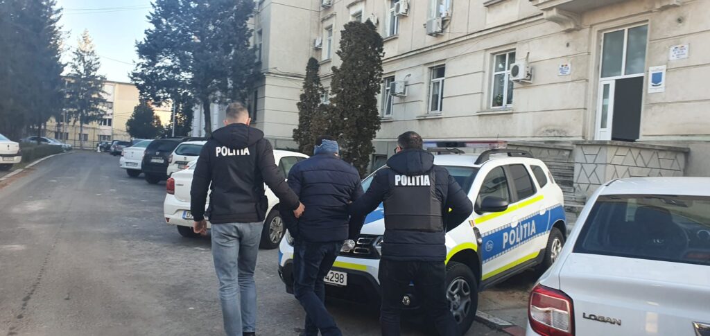 Oltean condamnat pentru zeci de infracţiuni sexuale, în arest