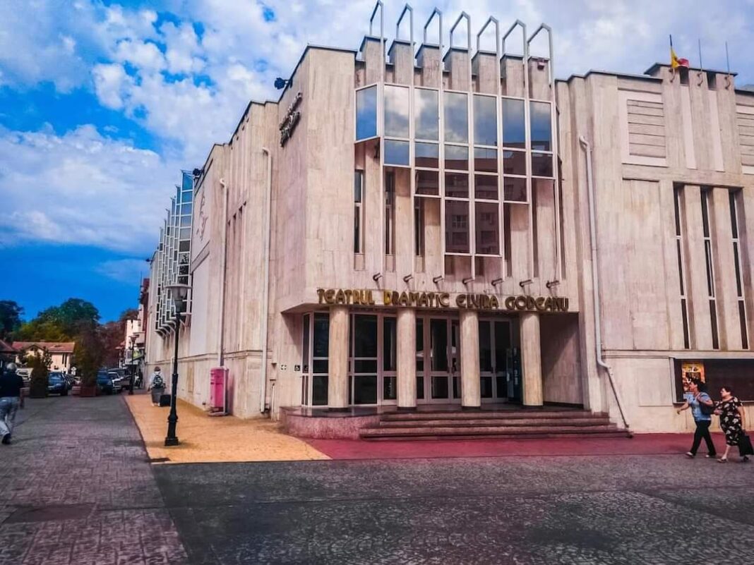 Cinci noi demisii la Teatrul Dramatic „Elvira Godeanu”