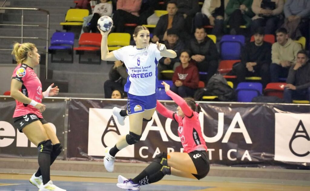 Handbal (f) / Tg Jiu merge la barajul de menţinere! Rezulatate ciudate la Braşov şi Rapid