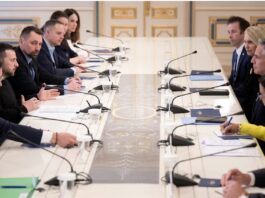 Președintele Ucrainei Volodimir Zelenski, ministrul de externe al Ucrainei Dmyitro Kuleba participă la o întâlnire cu secretarul de stat al SUA Antony Blinken la Kiev pe 14 mai 2024