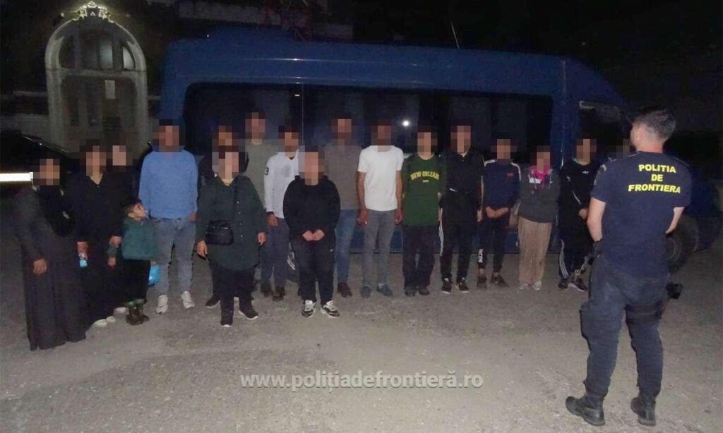 Dolj: 19 sirieni au încercat să intre în țară ilegal traversând fluviul Dunărea cu o barcă