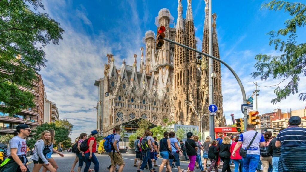 Proteste la Barcelona împotriva turismului masiv