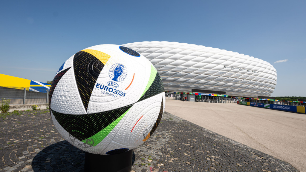 EURO 2024 așteaptă fluierul de start