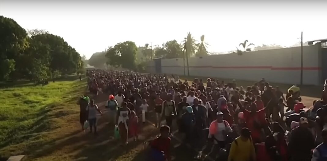 SUA închide temporar graniţa cu Mexic pentru migranţii clandestini