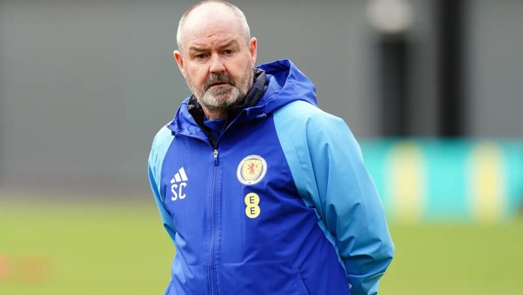 Steve Clarke, debusolat, le cere fanilor să rămână alături de echipă