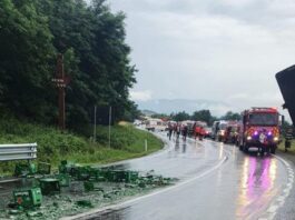 Accident între un autocar cu zeci de pasageri și un TIR pe DN1, la Porumbacu