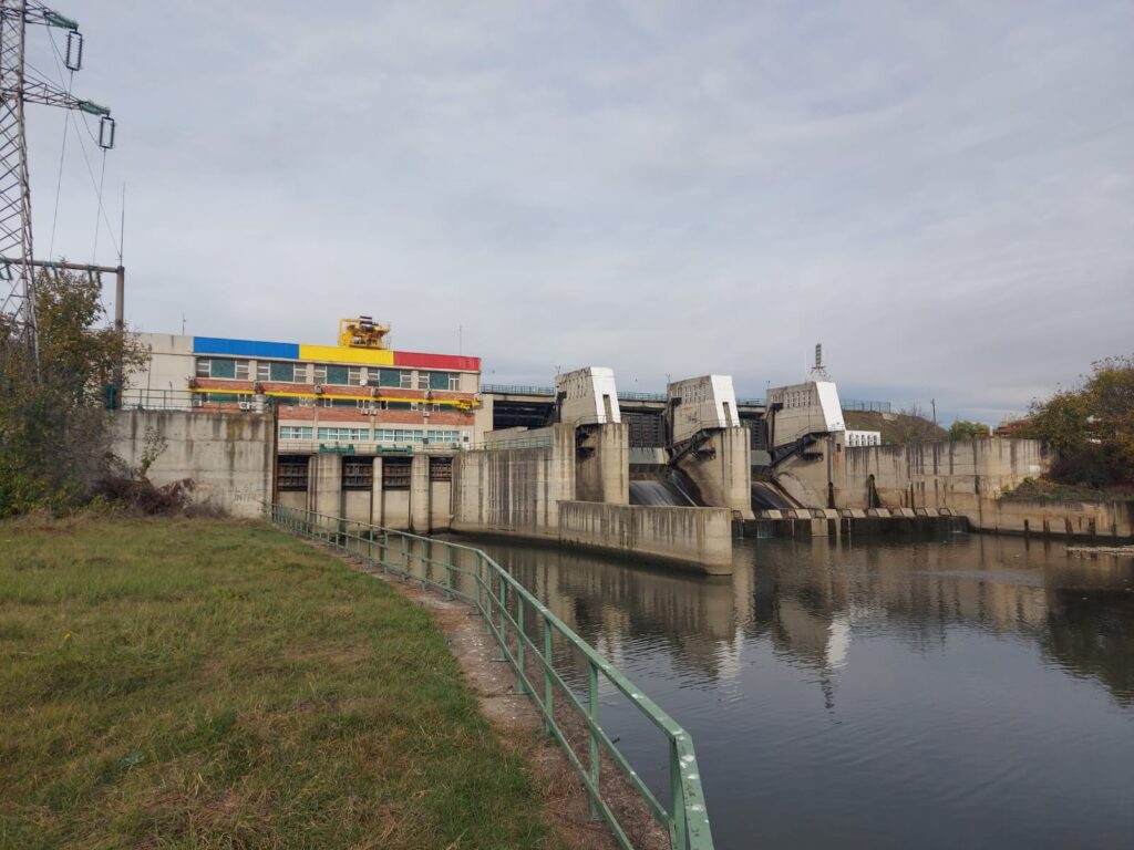 Hidroelectrica a alocat 1,5 milioane de euro pentru modernizări la două baraje de pe râul Jiu