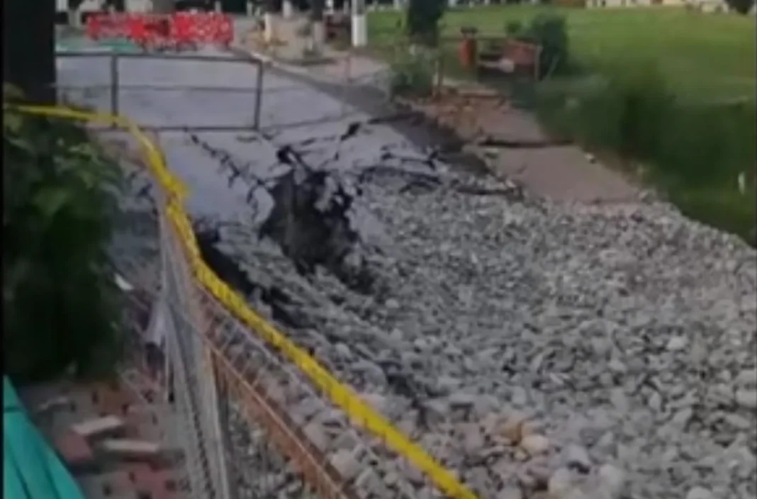 S-a adâncit craterul format după surparea de la Slănic