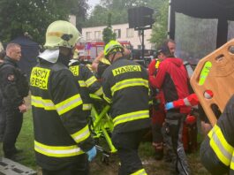18 persoane, rănite de fulger într-un parc din Cehia