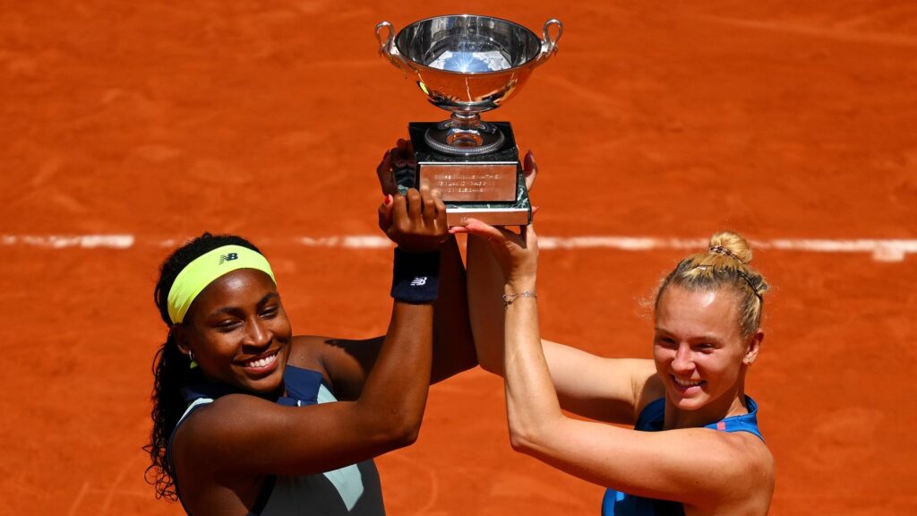 Gauff și Siniakova au ridicat trofeul de la Roland Garros! Paolini a mai pierdut o finală