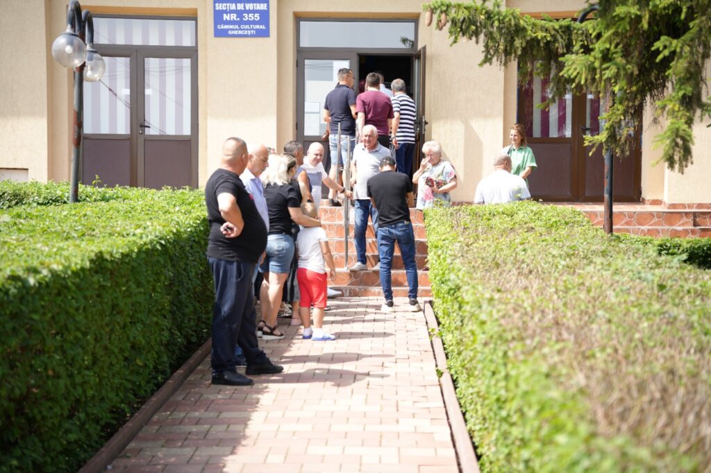 Presa, non grata la secțiile de votare din Ghercești și Mischii