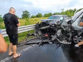 Accident cu zece răniți, între un microbuz și un autoturism