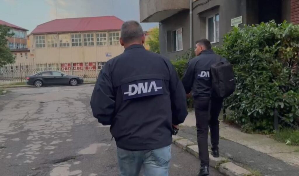 Şeful de la Imigrări Caraş-Severin, reţinut de DNA. Alte 3 persoane, plasate sub control judiciar