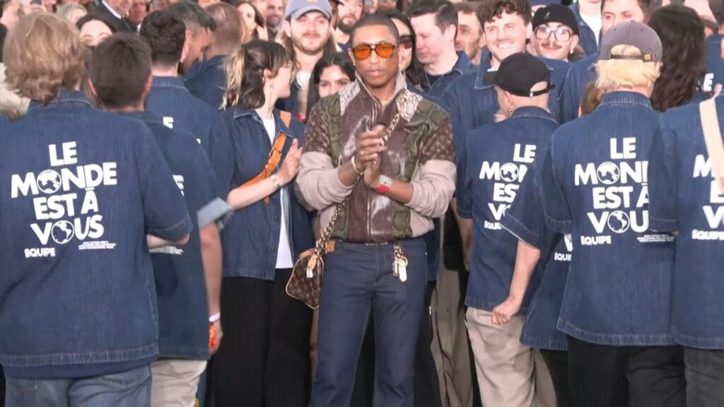 (VIDEO) Pharrell Williams începe Săptămâna Modei de la Paris cu show-ul Louis Vuitton de la UNESCO