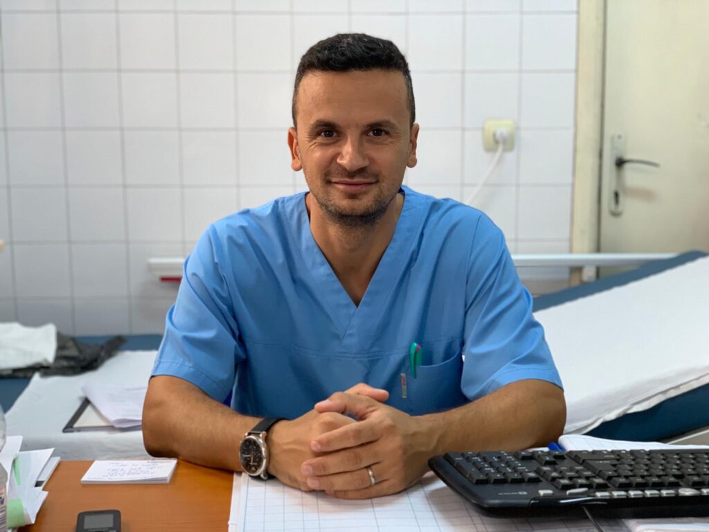 Ortoped Valentin Dascălu, despre artroscopia în durerea de genunchi. Când e indicată și la ce ajută