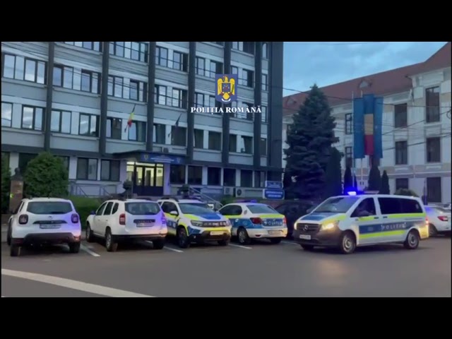 (VIDEO) Şapte percheziţii, inclusiv la sediul unei instituţii, într-un dosar vizând contracte de achiziţii publice