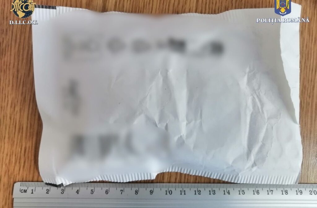 Doi vănzători de substanţe psihoactive, arestaţi preventiv