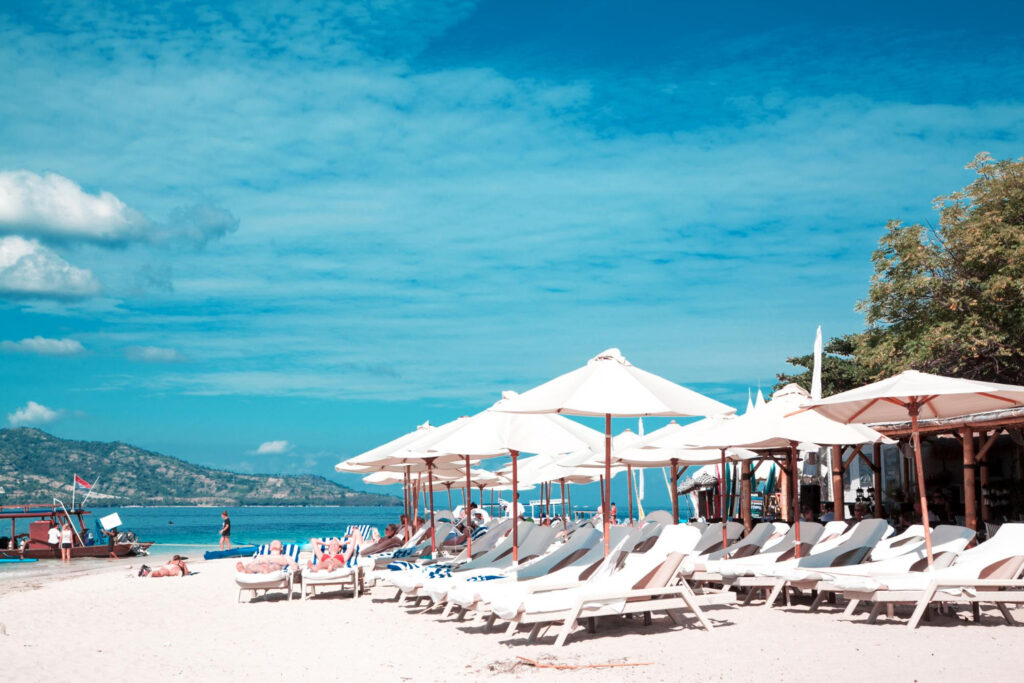 Speri să scapi de caniculă în concediu? Ce temperaturi te așteaptă în Grecia, Italia și Spania