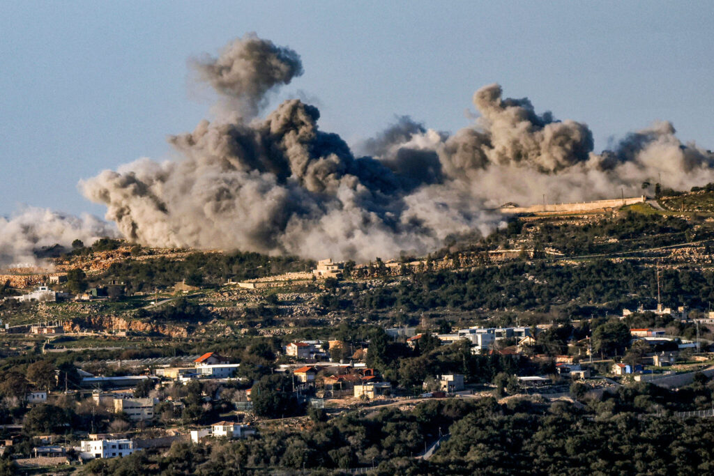 Românii, sfătuiți să nu meargă în Liban
