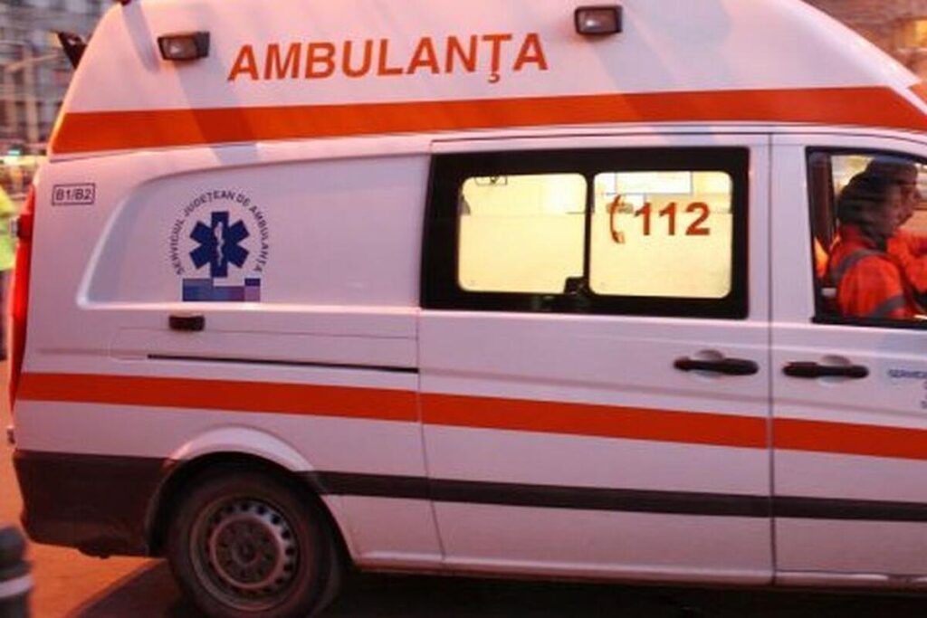 Copil de 4 ani, acroșat de un autoturism pe strada Mioriței din Târgu Jiu