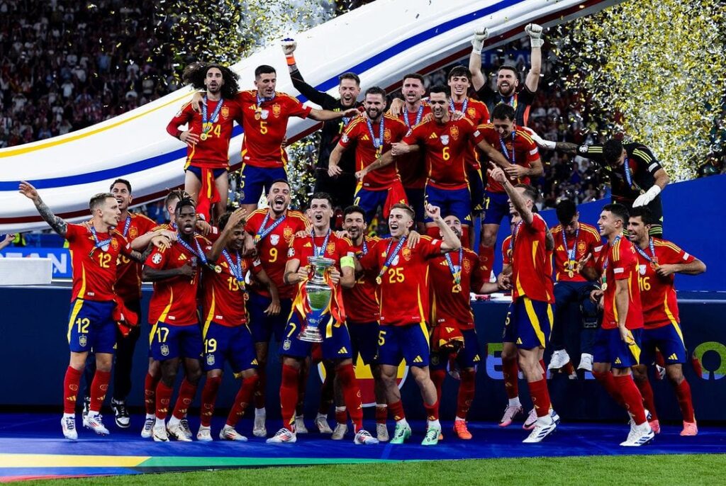 Spaniolii exultă după cucerirea CE din Germania