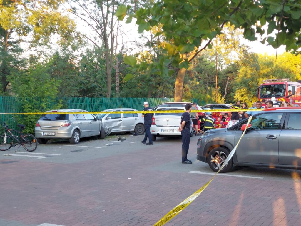 Adolescentul care a ucis cu maşina un copil şi a rănit grav altul a fost arestat preventiv