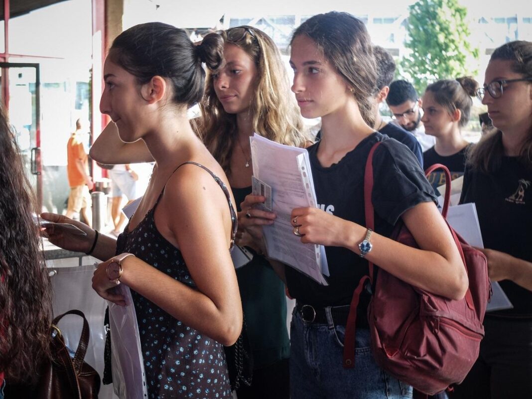 Repartizarea computerizată a absolvenţilor clasei a VIII-a are loc pe 24 iulie Repartizarea computerizată a absolvenţilor clasei a VIII-a are loc pe 24 iulie