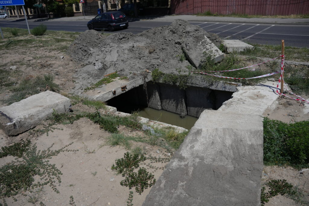 Când se termină reabilitarea canalului colector de pe strada Râului?