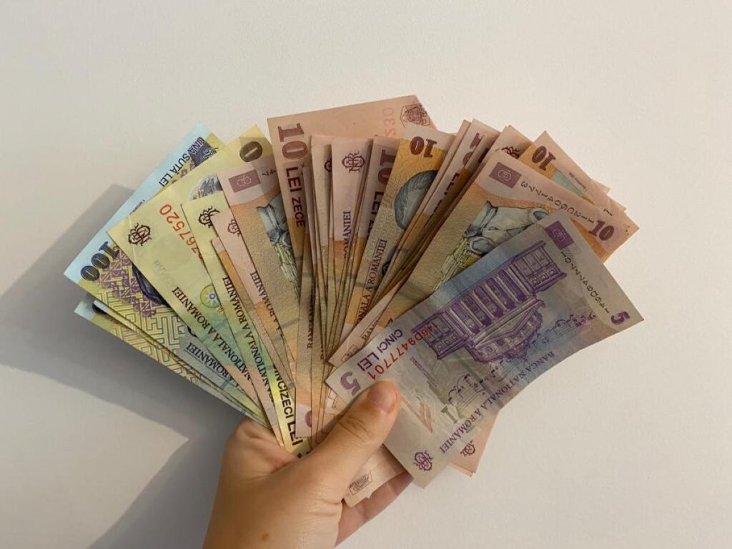 Deficitul bugetar explodează