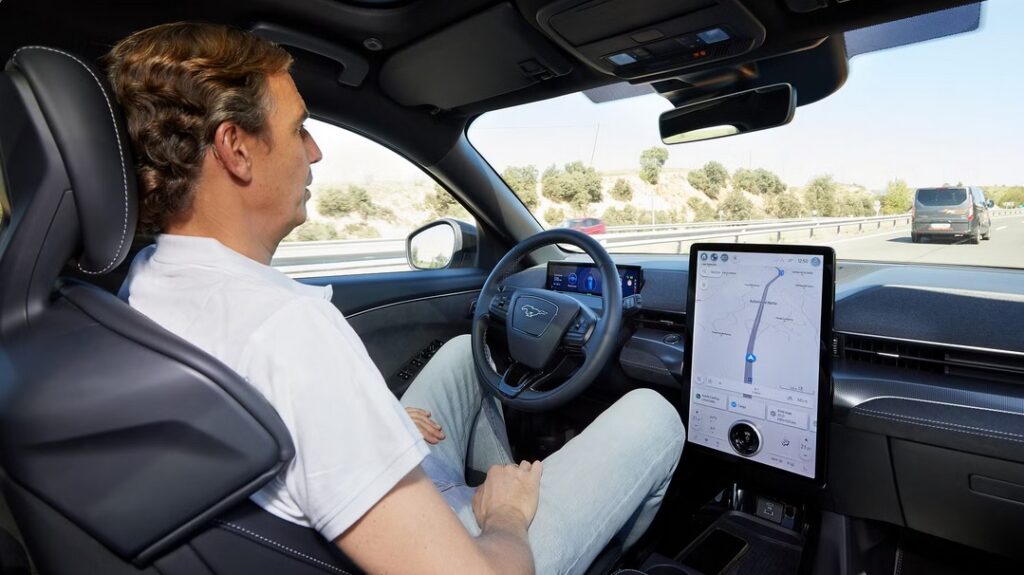 Ford BlueCruise, tehnologia de conducere cu mâini libere poate fi activată în România