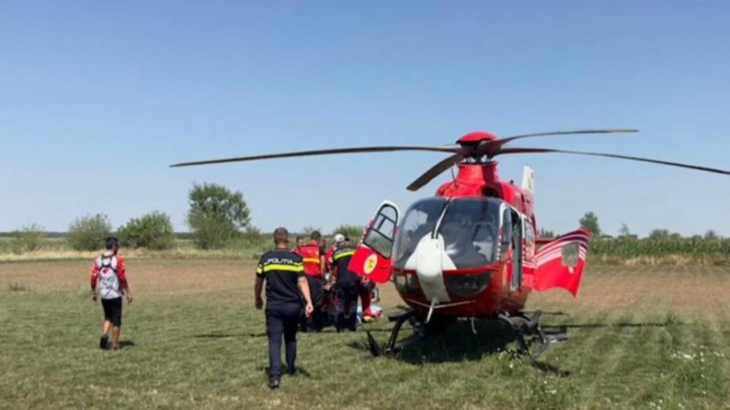 O maşină în care se aflau cinci persoane a căzut în prăpastie