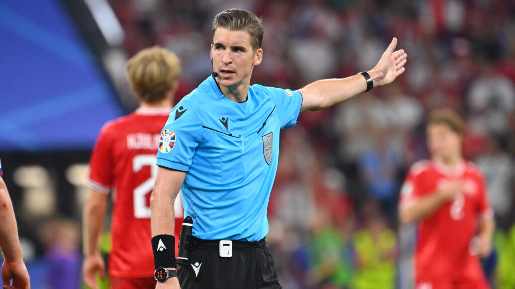 Un arbitru francez va „împărți“ dreptatea la finala EURO 2024