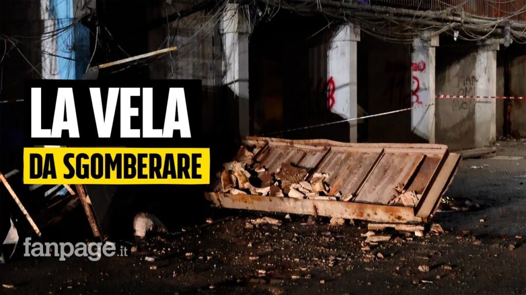 (VIDEO) Doi oameni au murit şi 13 sunt răniți, după ce o pasarelă de legătură a unui bloc din Napoli s-a prăbuşit