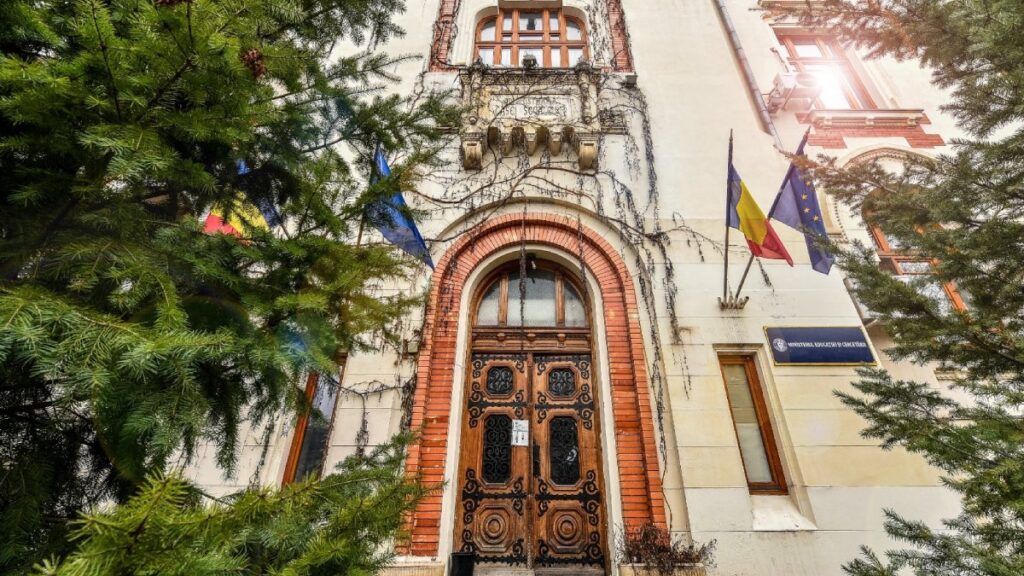 Perioada de înscriere în învăţământul profesional, inclusiv dual, prelungită