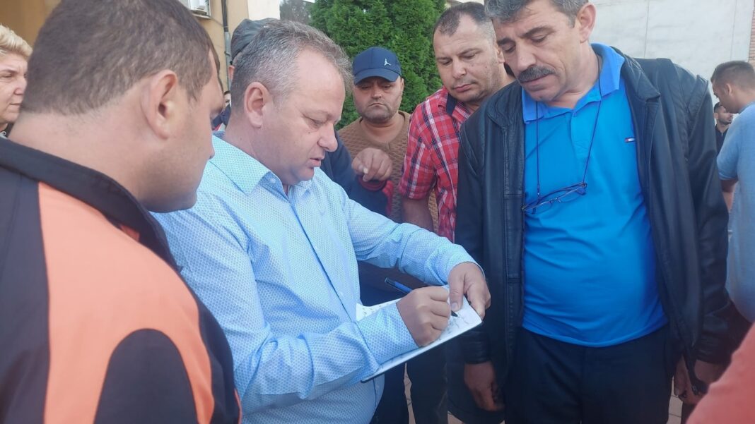 Târgu Jiu: Protestatarii de la CEO, monitorizați permanent de personalul de la Ambulanță